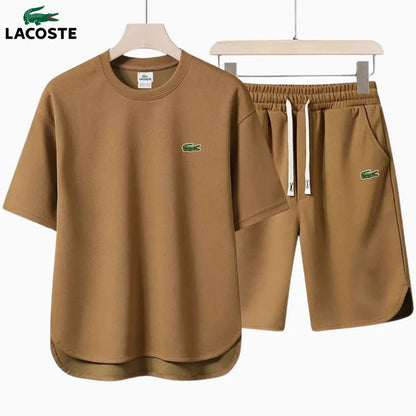 LΑᏟOՏᎢΕ – Completo essenziale composto da una t-shirt e bermuda